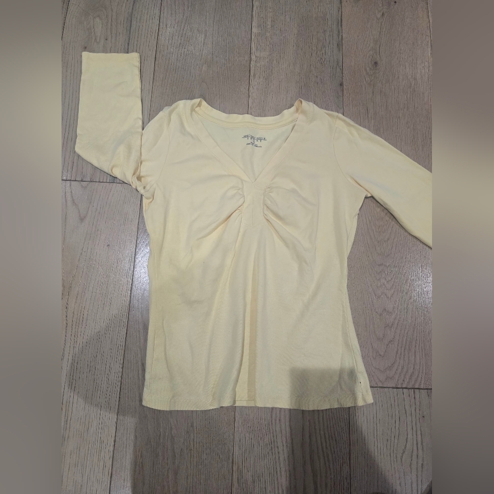 Geoffrey Beene Pale Yellow V-Neck Top